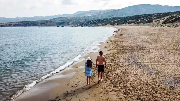 Couple Walking Lara Beach Cyprus Hidden Gem Spoiled Tourists Solitude — 图库照片