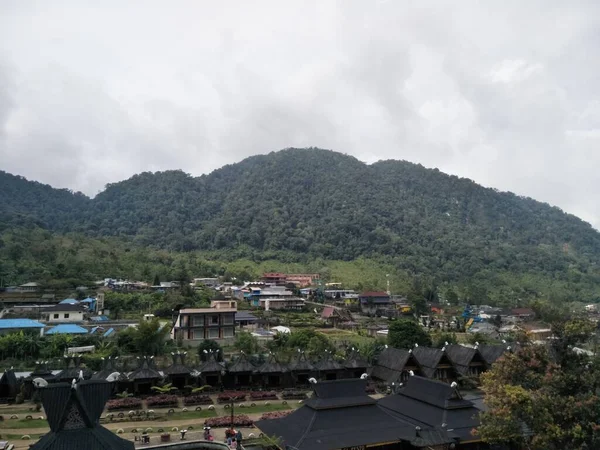 Vista Del Monte Sibayak Con Color Los Árboles Verde Aire —  Fotos de Stock