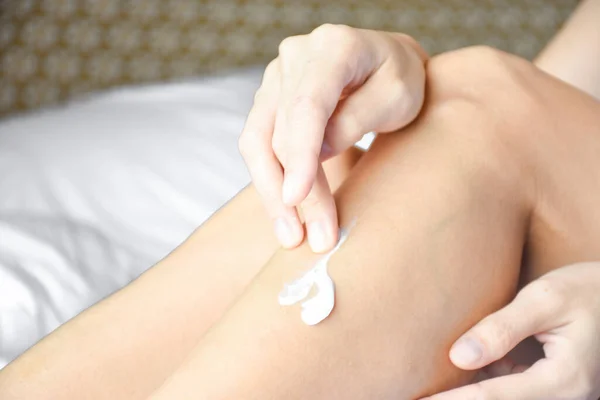 Woman Applying Cream Lotion Leg Beauty Concept — Stock Photo, Image