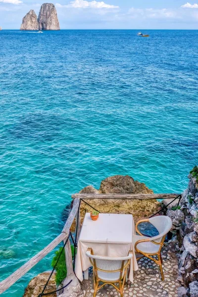 Vertical Image Scenic Table Two Rocky Waterfront Italian Island Capri Images De Stock Libres De Droits