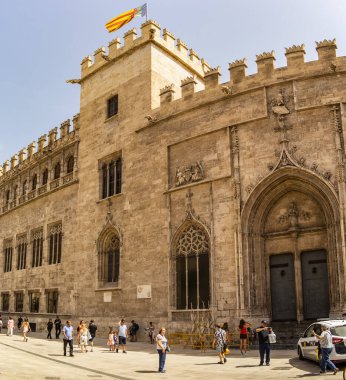 Valencia 'daki Lonja de la Seda' nın manzarası. Haziran 2022 Valencia, İspanya