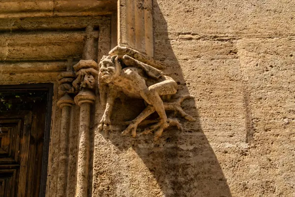 Valencia, Endülüs 'teki Lonja de la Seda Gargoyle.