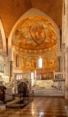 Aquileia katedralinin iç manzarası, Friuli Venezia Giulia - İtalya