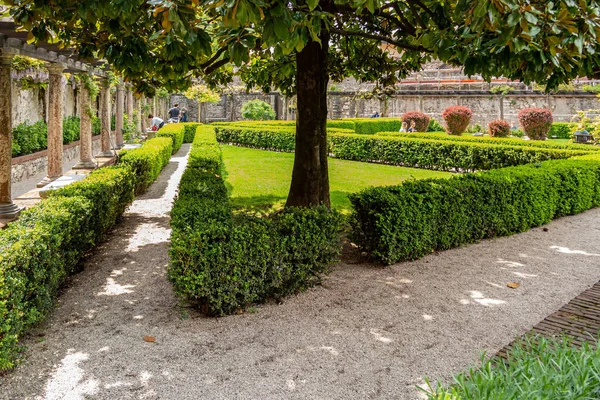 Άποψη Του Κήπου Του Κάστρου Buonconsiglio Στο Τρέντο Απριλίου 2023 — Φωτογραφία Αρχείου