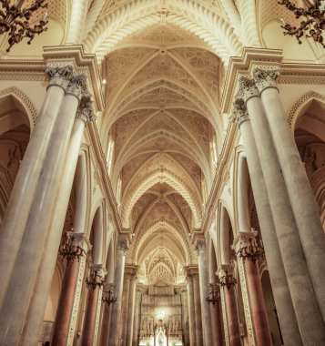 Erice Ortaçağ Katedrali 'nin içinde. 2 Haziran 2023 Erice, Sicilya, İtalya