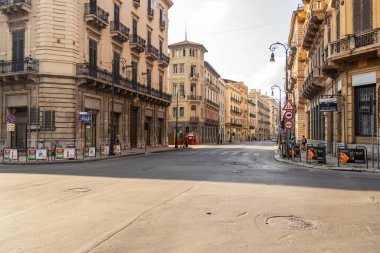 Palermo şehrindeki bir kavşağa bakın. 2 Haziran 2023 Palermo, Sicilya, İtalya