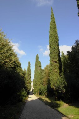 San Martino della Battaglia, Brescia, İtalya 'daki Ossuary caddesinin manzarası