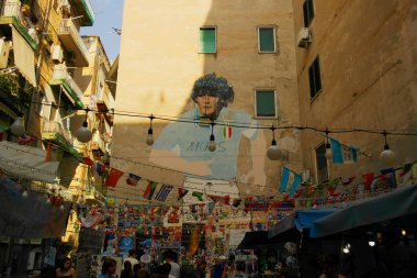 Napoli 'nin İspanyol Mahallesi manzarası. 13 Ağustos 2023, Napoli, Campania, İtalya