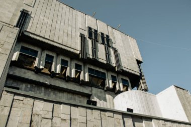 Harkiv Devlet Akademik Opera ve Bale Tiyatrosu 'nun tarihi merkezi. Şehir hayatı işte. Duvar kağıdı ve seyahat günlüğü için yüksek kaliteli resim.