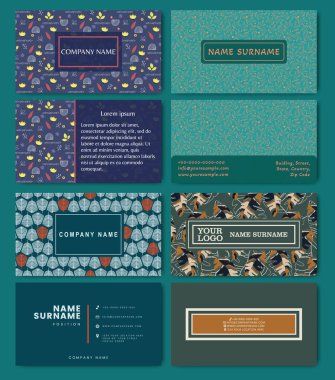 Çiçekli kartvizit koleksiyonu. Gösterişli bir şekilde vektör tasarım şablonu. Çiçek desenli çift taraflı şirket kartı şablonu. Davetiye, el ilanı, arka plan dekorasyonu için harika..