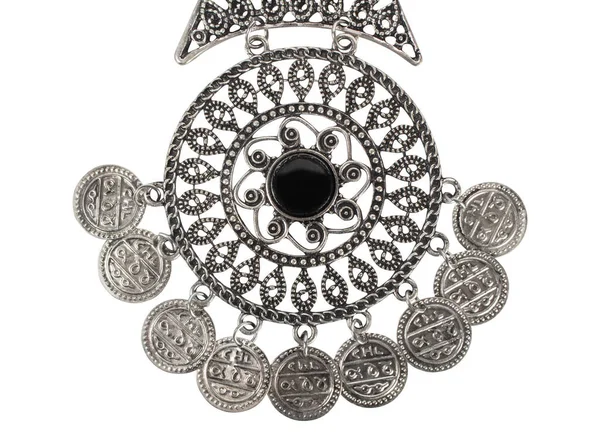 Απομονωμένο Μεταλλικό Μενταγιόν Boho Στυλ Κέρματα Κοσμήματα Μόδας Κοντά — Φωτογραφία Αρχείου