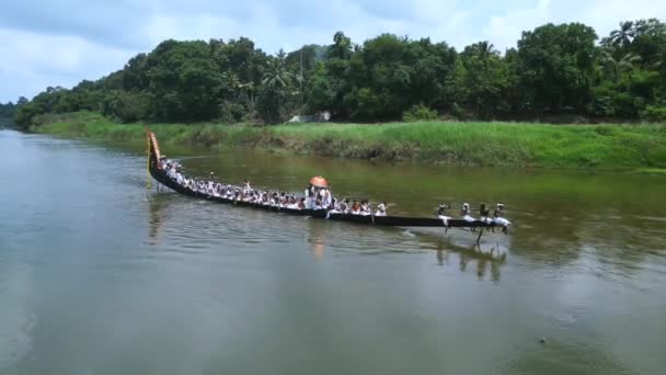 Drone Sot Pořízen 2023 Aaranmula Kerala Indie Ukazuje Skupinu Veslařů — Stock video