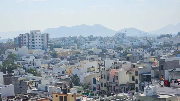 Udaipur şehrinin bir akşam Rajasthan, Hindistan 'da çekilmiş bir fotoğrafı.