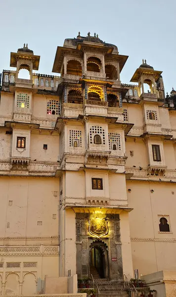 stock image A picture of a building in Udaipur palace which shows the beautiful architecture high is unique to Rajasthan