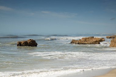 Santa Clara del Mar 'daki deniz manzarası sahili, Buenos Aires, Arjantin         