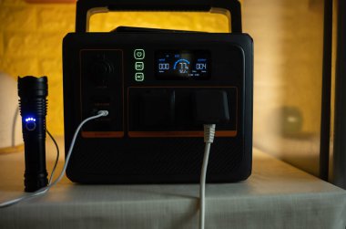 Şarj istasyonu açık.