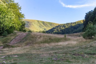 Yaz mevsiminde dağ açıklığı, Skylin