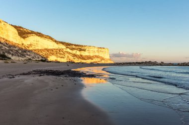 Cypru, Zapallo Körfezi sahilinde güzel bir gün batımı.