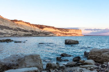 Cypru, Zapallo Körfezi sahilinde güzel bir gün batımı.