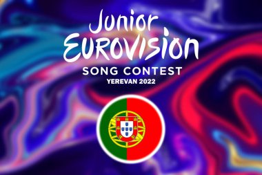 Genç Eurovision 2022, Erivan 'da Ermeni Gençler Eurovision, Portekiz' in Eurovision arka planında Portekiz bayrağı taşıyan katılımcı.