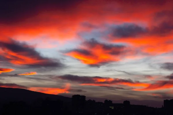 Красно Желтые Облака Восхода Солнца — стоковое фото