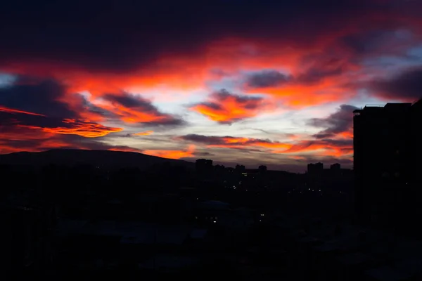 Красно Желтые Облака Восхода Солнца — стоковое фото