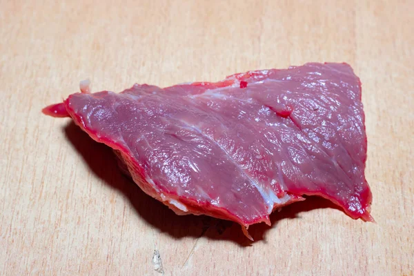 Čerstvý Syrový Hovězí Steak Dřevěném Pozadí Velký Kus Buvolího Masa — Stock fotografie