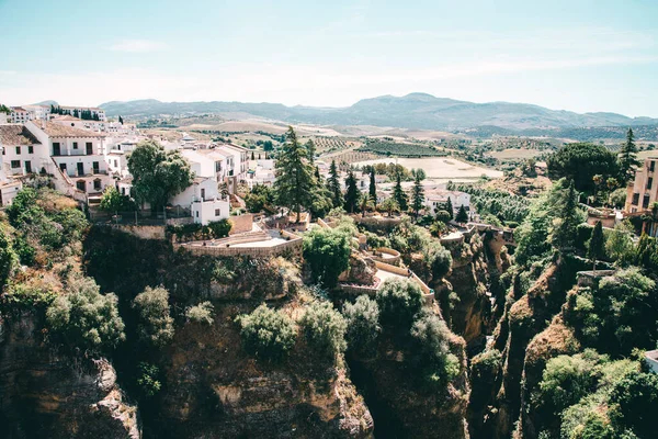 Ronda, İspanya - 23 Mayıs 2019: Endülüs, İspanya 'daki Ronda kasabasının manzarası