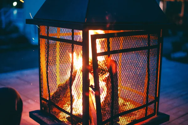 Bright Fire Crackling Fire Pit Night — Stock Photo, Image