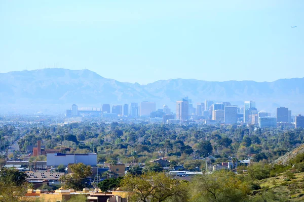 Magas Épületek Phoenix Belvárosában Völgyben Nap Egy Háttérben Déli Hegység — Stock Fotó