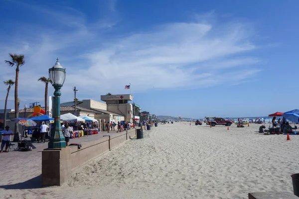 San Diego August 2022 Mission Beach Lifeguard Station Outdoor Shopping — Stock Photo, Image
