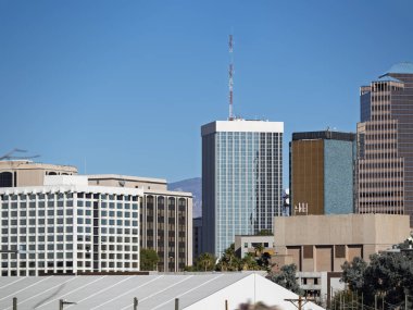 Arizona 'nın ikinci büyük şehri Tucson modern gökdelenler ve tarihi binalarla dolu.