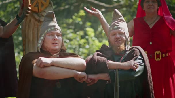 Rite Fraternel Mystique Sur Sang Deux Guerriers Prêtresse Chaman Supervisent — Video
