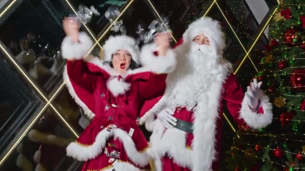 Santa Mrs Santa Wish Merry Christmas — Stock Video