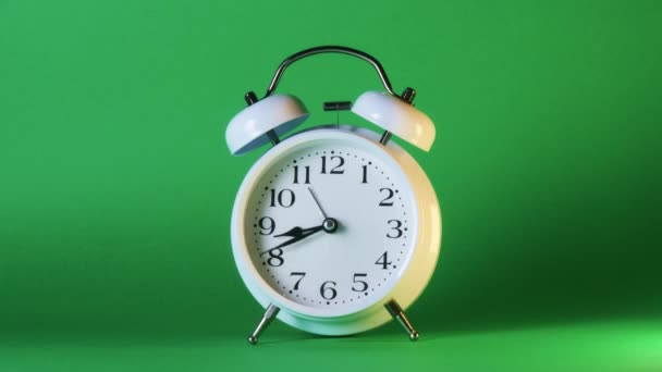 Аналоговий Годинник Йде Зелений Екран Часовий Проміжок Швидкий Прохід Часу — стокове відео