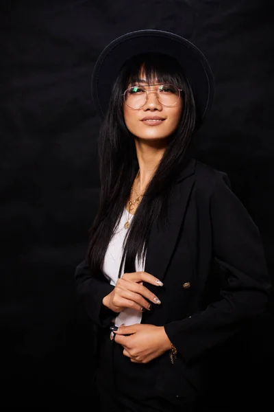 Portrait Beautiful Asian Women Cool Confident Casual Clothes White Background — Stock fotografie