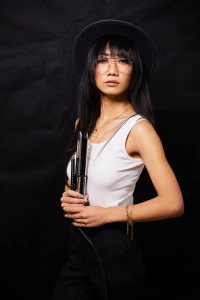 Portrait Beautiful Asian Women Cool Confident Casual Clothes White Background — ストック写真