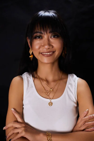 Портрет Красивих Азіатських Жінок Спокійний Впевнений Повсякденному Одязі Білому Тлі — стокове фото