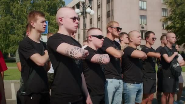 Українські Жінки Чоловіки Зібралися Мирний Мітинг Підтримку Азовських Військовополонених Жертви — стокове відео