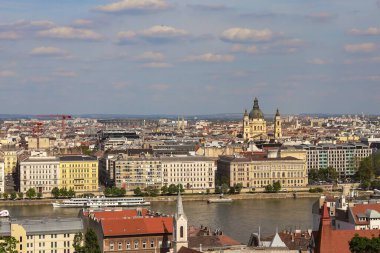 Macaristan Parlamentosu 'nun Tuna Nehri, Budapeşte ve Macaristan' daki panoramik manzarası