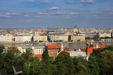 Macaristan Parlamentosu 'nun Tuna Nehri, Budapeşte ve Macaristan' daki panoramik manzarası