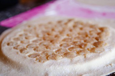 Etli Hamur Mantı 'nın Yakın Çekimi: Geleneksel Ev Yapımı Pelmeni Hazırlama Süreci