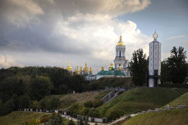 Ukrayna 'da Pechersk Lavra ve Holodomor Anıtı
