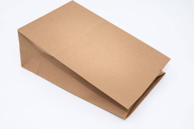 Beyaz Arkaplan Çevre Dost Canlısı Paketleme Üzerine Yatan Kağıt Torba