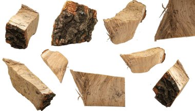 Beyaz arkaplanda izole edilmiş odun kütükleri.