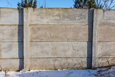 Kış Kenti Şehir Yapısında Beton Çit ve Dikey Destekler