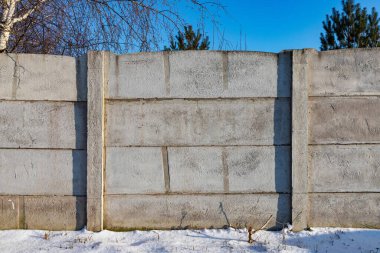 Kış Kenti Şehir Yapısında Beton Çit ve Dikey Destekler