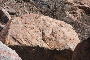 Sert granit kaya yüzey dokusu yakın çekim