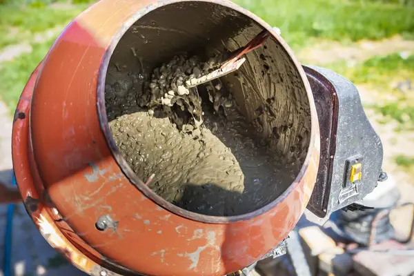 Islak Çimento ve Çakıl Karıştırma Beton Karıştırıcı İnşaat Ekipmanı Yakın Çekim
