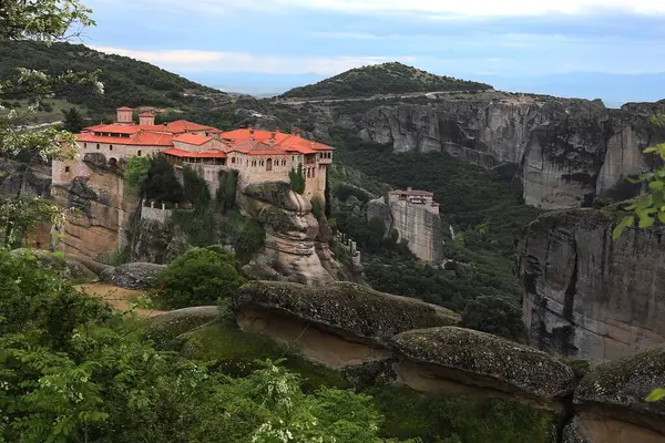 Yunanistan 'ın Cliff kentindeki Meşhur Meteora Manastırı UNESCO Dünya Mirası Bölgesi